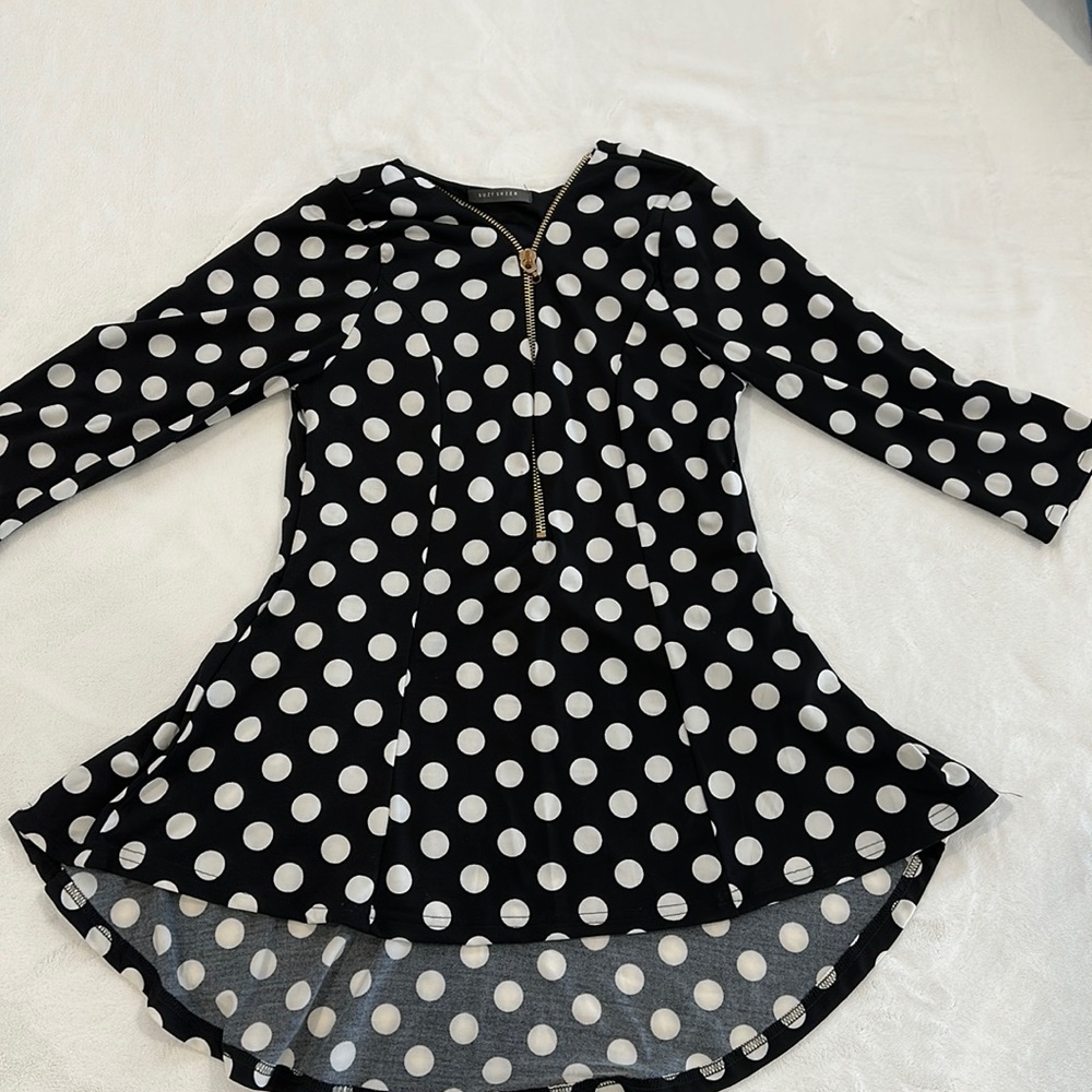 It’s a Suzy Shier top
